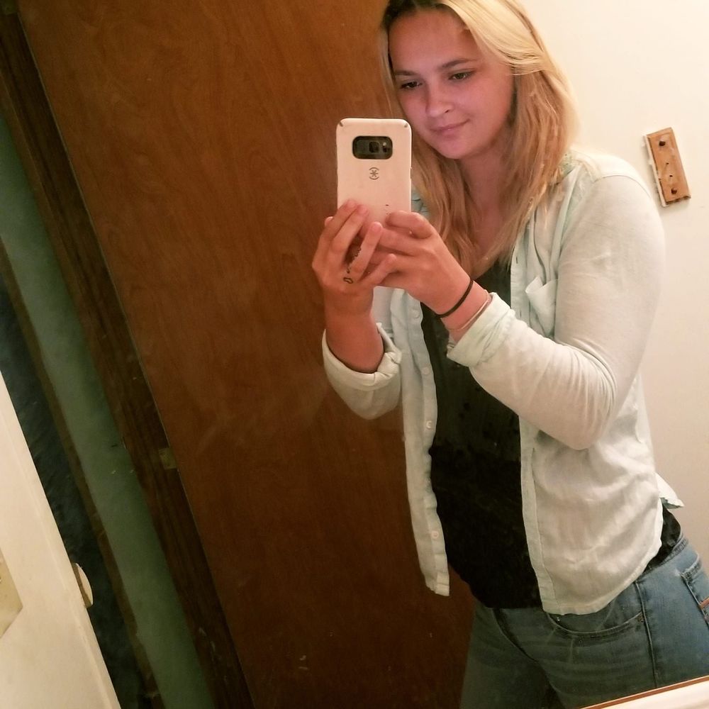 Meet your Posher, Kayla